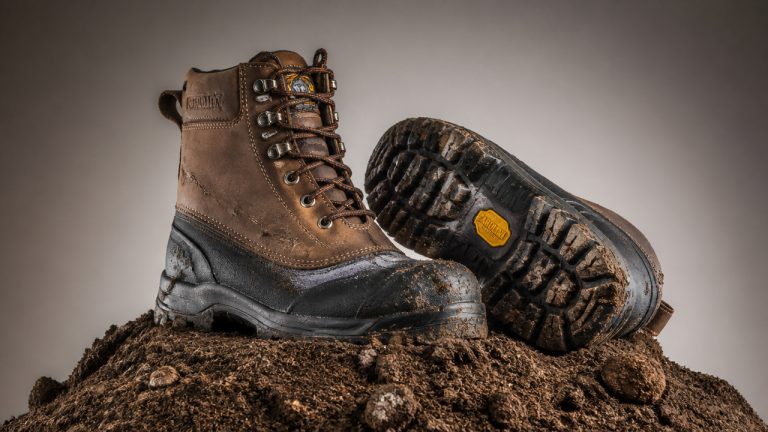 best shoes for shoveling dirt